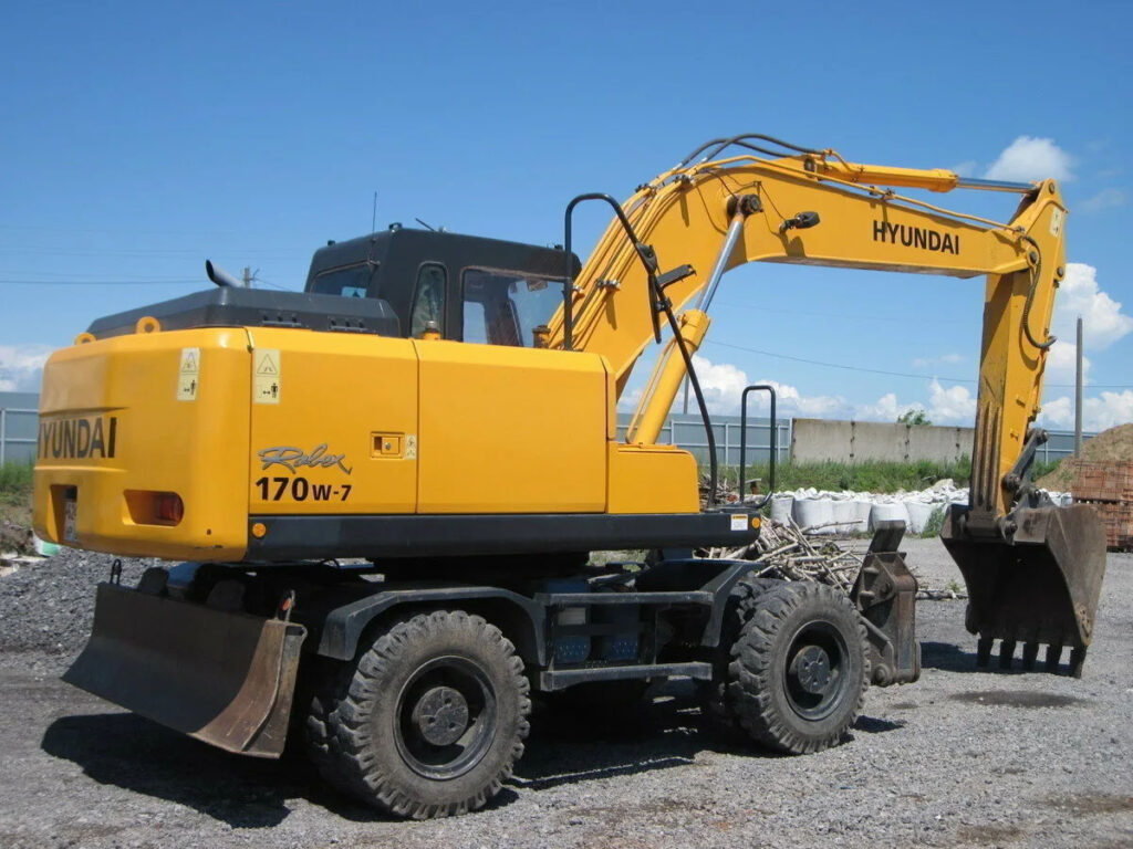 Колесный экскаватор Doosan DX160W