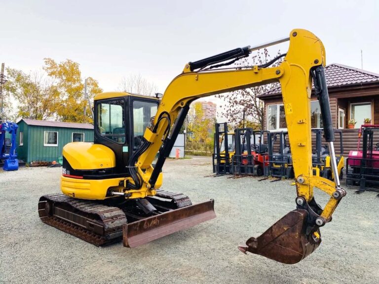 Мини-экскаватор Caterpillar 305 CR