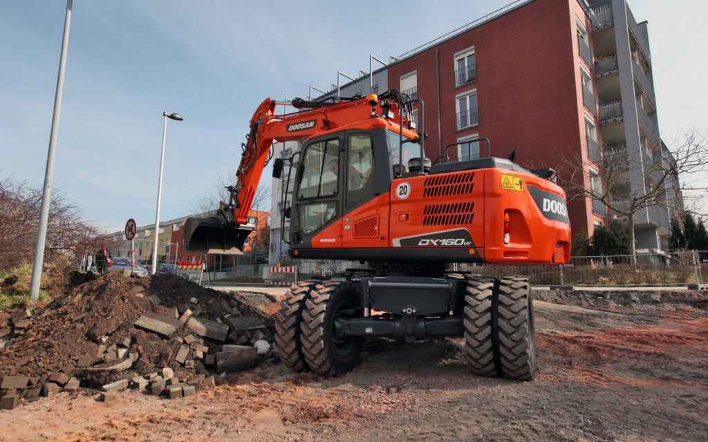 Колесный экскаватор Doosan DX160W