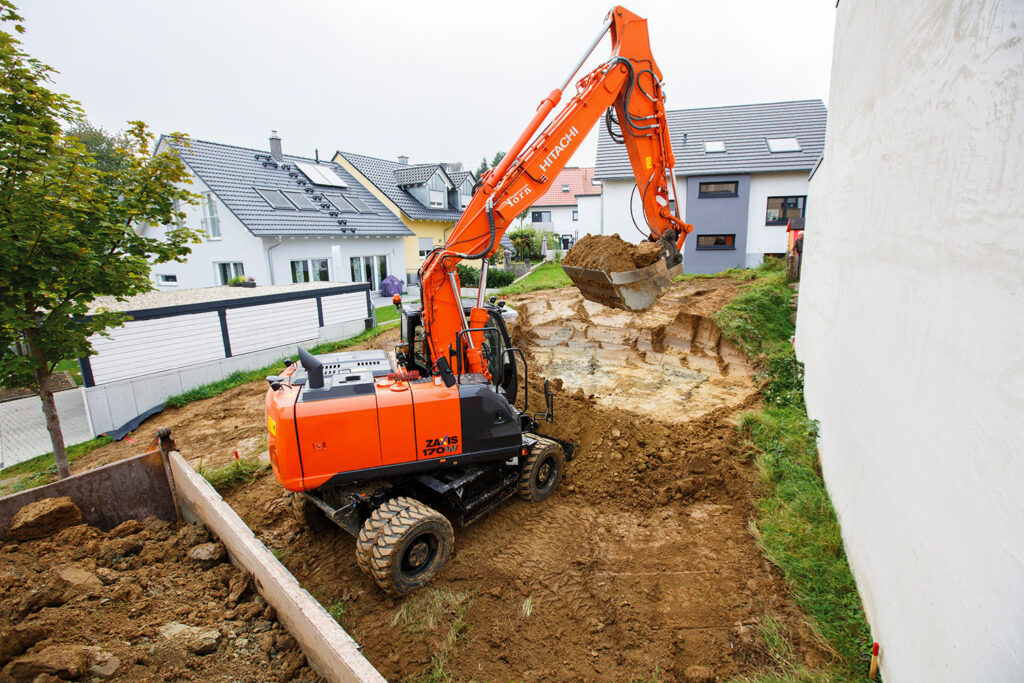 Колесный экскаватор Hitachi ZX170W-5A
