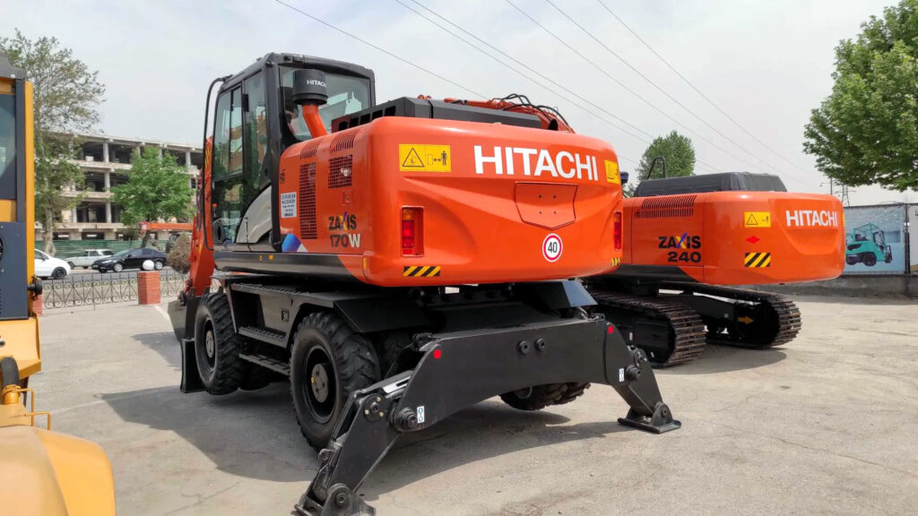 Колесный экскаватор Hitachi ZX170W-5A