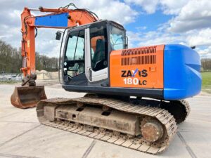 Гусеничный экскаватор Hitachi ZX180LC