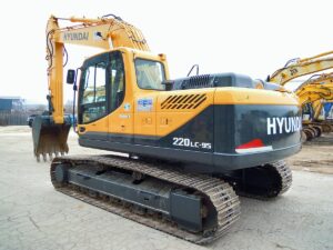 Гусеничный экскаватор Hyundai 220LC-9S