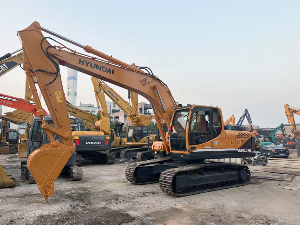 Гусеничный экскаватор Hyundai 220LC-9S