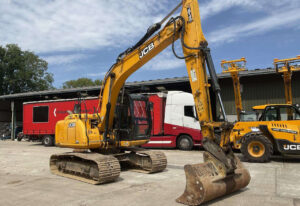 Гусеничный экскаватор JCB JS 145