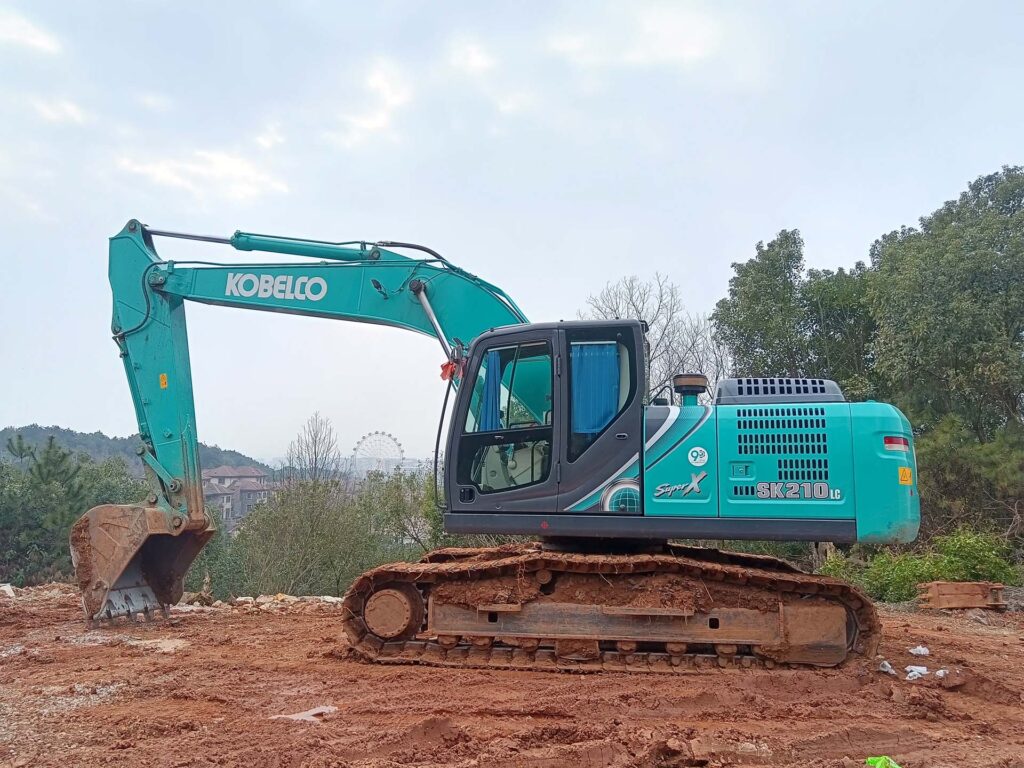 Гусеничный экскаватор Kobelco SK 210LC-8