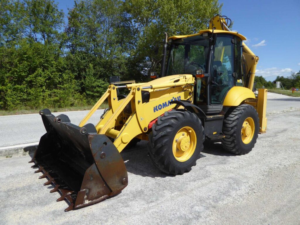 Экскаватор-погрузчик Komatsu WB 97