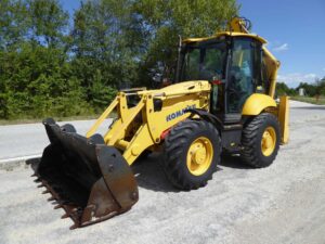Экскаватор-погрузчик Komatsu WB 97