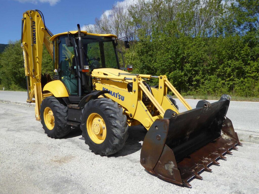 Экскаватор-погрузчик Komatsu WB 97