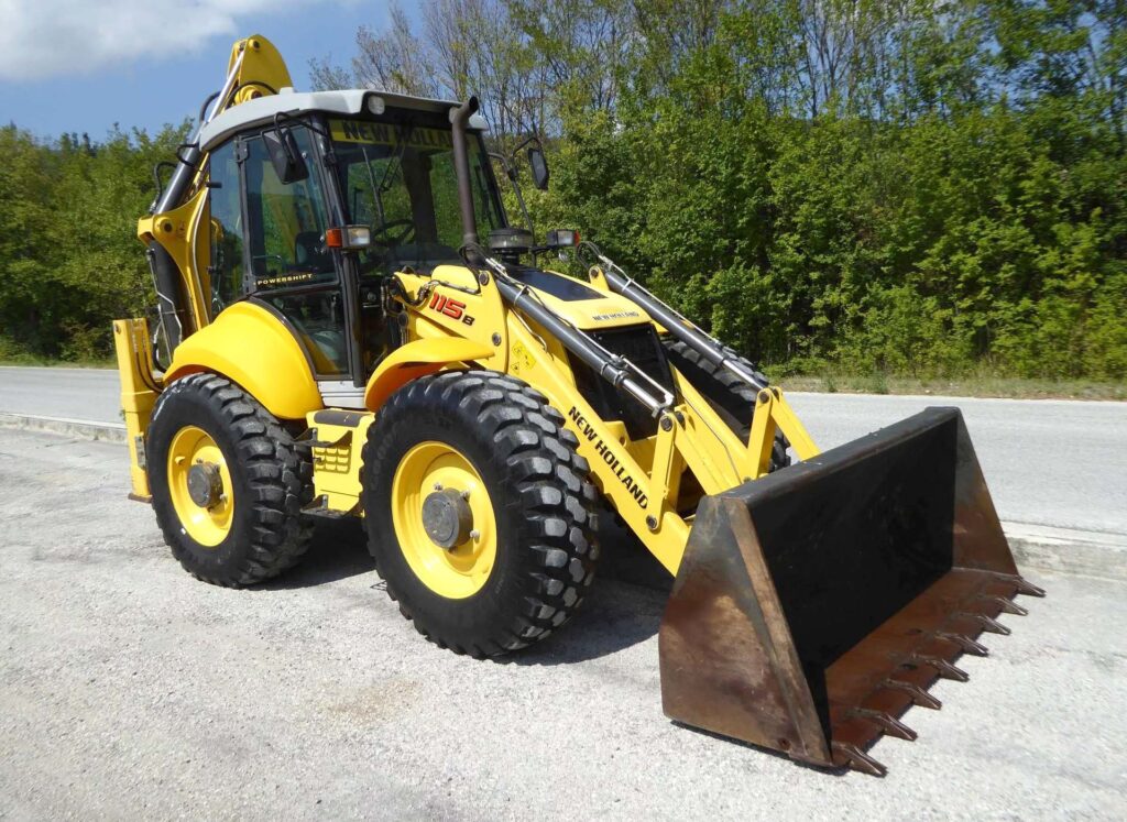 Экскаватор-погрузчик New Holland B115B