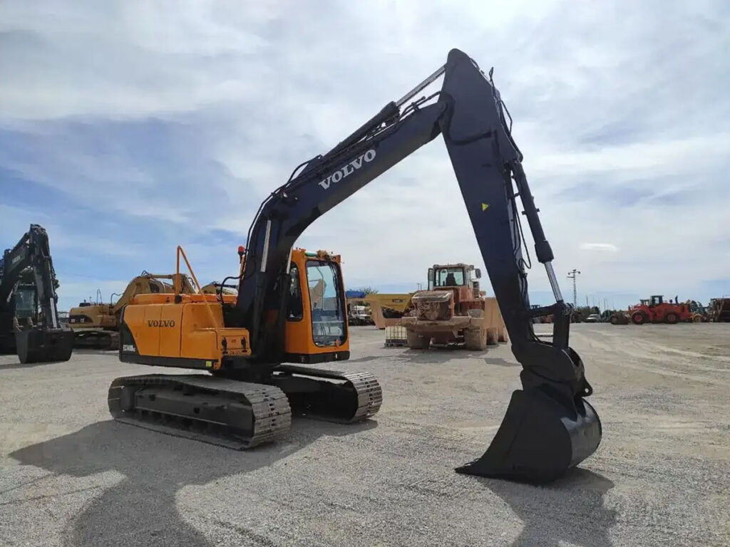 Гусеничный экскаватор Volvo EC140BLC