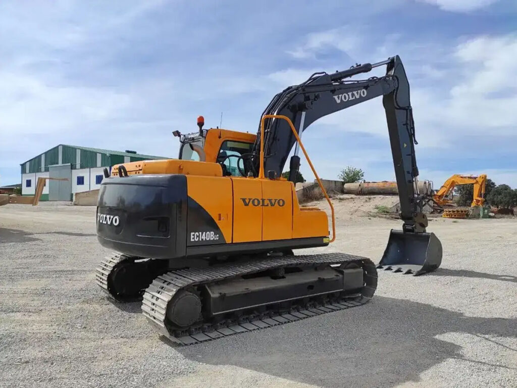 Гусеничный экскаватор Volvo EC140BLC
